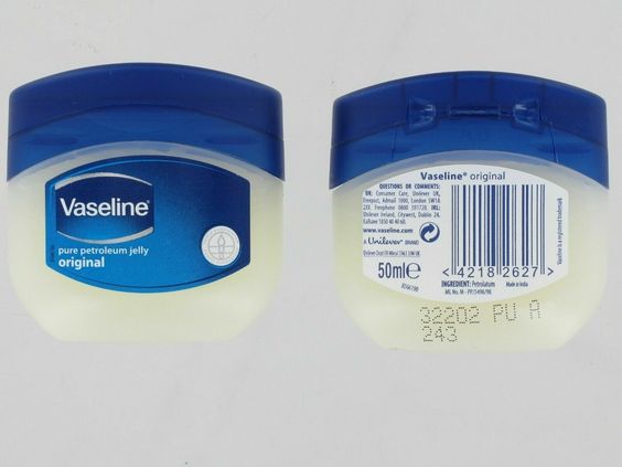 Berikut ini 20 Manfaat Vaseline Petroleum Jelly Yang Wajib Anda Tahu!