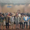 DISKUSI PUBLIK. KNPI Kota Cirebon bersama LSM Abdi Negara menggelar Diskusi Publik tentang pembatasan BBM bersubsidi dengan mendatangkan Ombudsman RI, Kamis 6 April 2023. FOTO: ASEP SAEPUL MIELAH/RAKCER.ID