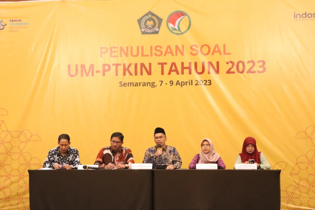 MODERASI. Panitia Nasional Penerimaan Mahasiswa Baru Perguruan Tinggi Keagamaan Islam melakukan rapat koordinasi persiapan pendaftaran Ujian Masuk Perguruan Tinggi Keagamaan Islam Negeri (UM - PTKIN) tahun 2023 di Semarang (07/04/2023). FOTO : IST/RAKYAT CIRRBON