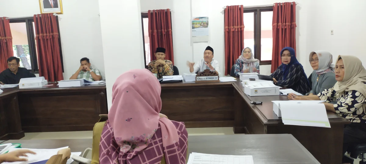 KASUS KEKERASAN. Komisi IV DPRD Kabupaten Cirebon menyoroti angka kasus kekerasan di Kabupaten Cirebon yang menimpa perempuan dan anak terus mengalami peningkatan. FOTO : ZEZEN ZAENUDIN ALI/RAKCER.ID