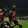 Para Pemain AC Milan Melakukan Selebrasi Saat Berhasil Cetak Gol ke Napoli di Liga Champions. Hasil Pertandingan AC Milan vs Bologna, Serie A 2023. Foto: twitter.com/acmilan