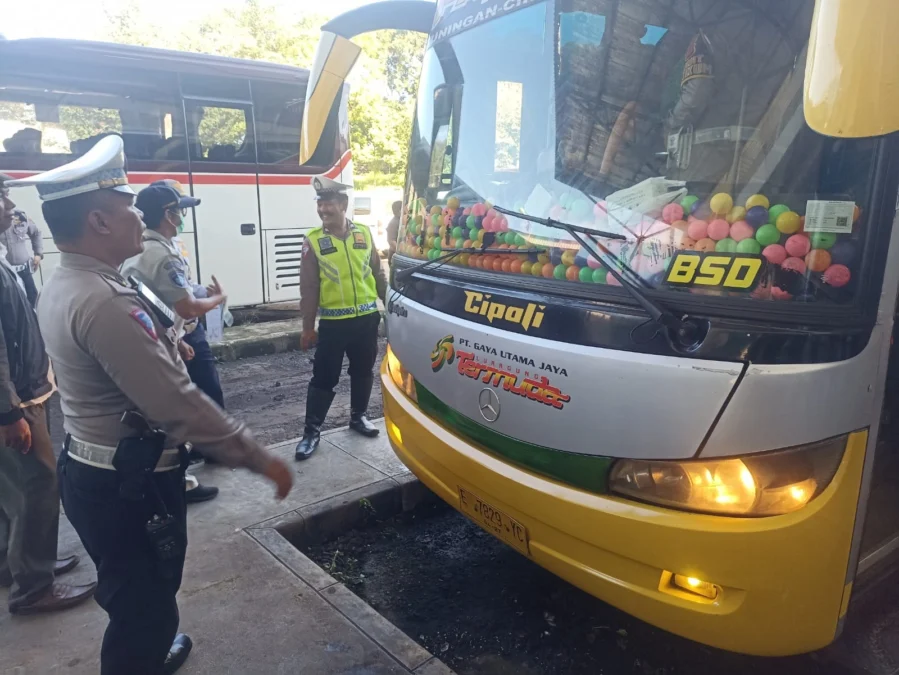 bus angkutan lebaran