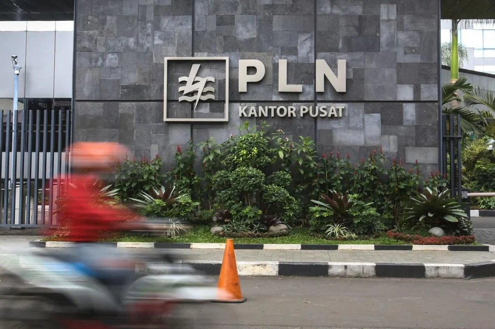 SUKSES. PT PLN (Persero) sukses bertransformasi, pendapatan penjualannya di tahun 2022 berhasil mencapai angka Rp311,1 triliun. FOTO: IST FOR RAKCER.ID