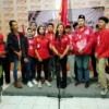 DAFTARKAN. Dewan Pengurus Daerah (DPD) Partai Solidaritas Indonesia (PSI) Kota Cirebon mendaftarkan 35 bakal calon anggota legislatif (bacaleg) ke KPU Kota Cirebon di hari terakhir, Minggu (14/5/2023) malam. FOTO : SUWANDI/RAKYAT CIREBON