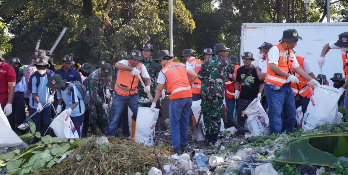 16,3 Ton Sampah Berhasil Dibersihkan Karyawan Indocement