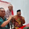 INSPEKSI. Kehadiran Gotas saat menginspeksi kantor DPC PDIP, ditemui Ketua Bappilu PDIP Kabupaten Cirebon, Anwar Asmali beberapa waktu lalu. FOTO: DOC/RAKCER.ID