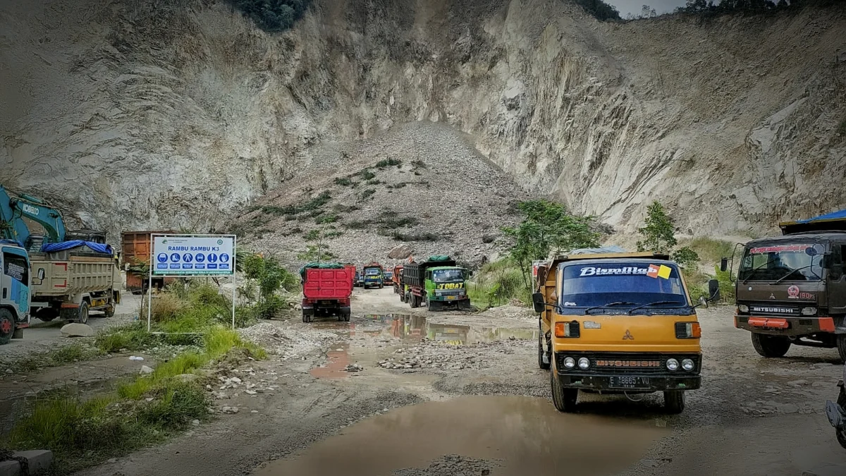 Gunung Kuda Cirebon longsor