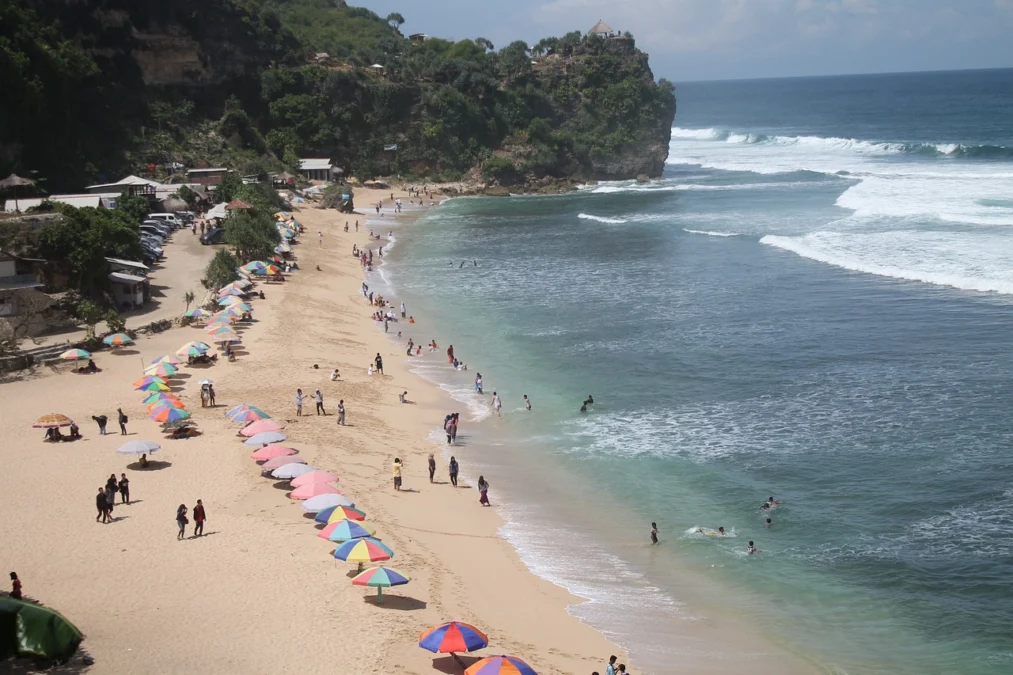 Rekomendasi Pantai di Jawa Tengah