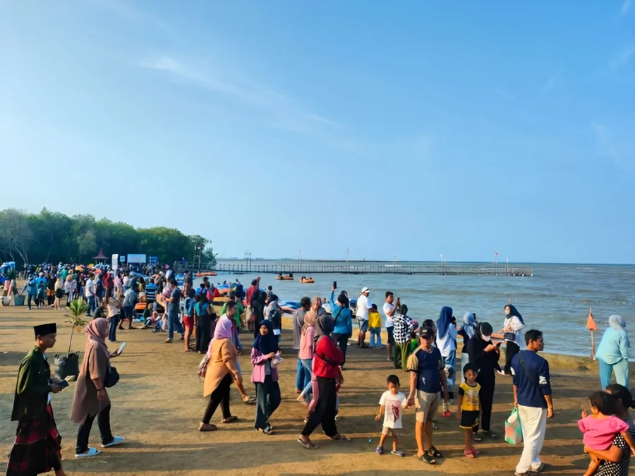 Wajah Baru di Pantai Kejawanan