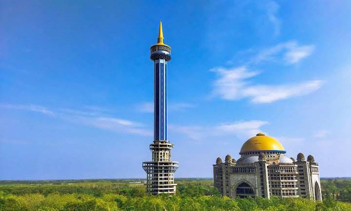 Masjid Pondok Pesantren Al Zaytun Indramayu