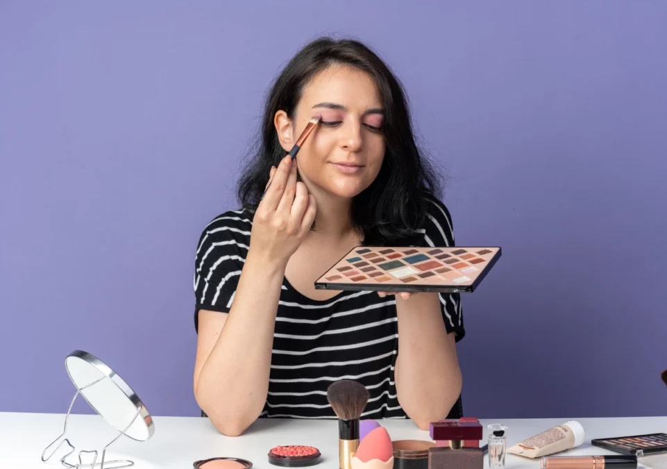 tips membuat eye shadow tahan lama