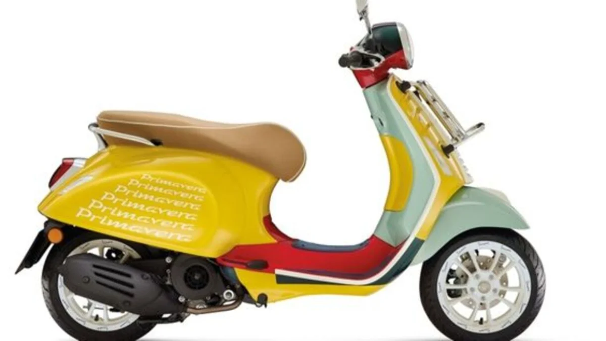 vespa matic warna warni