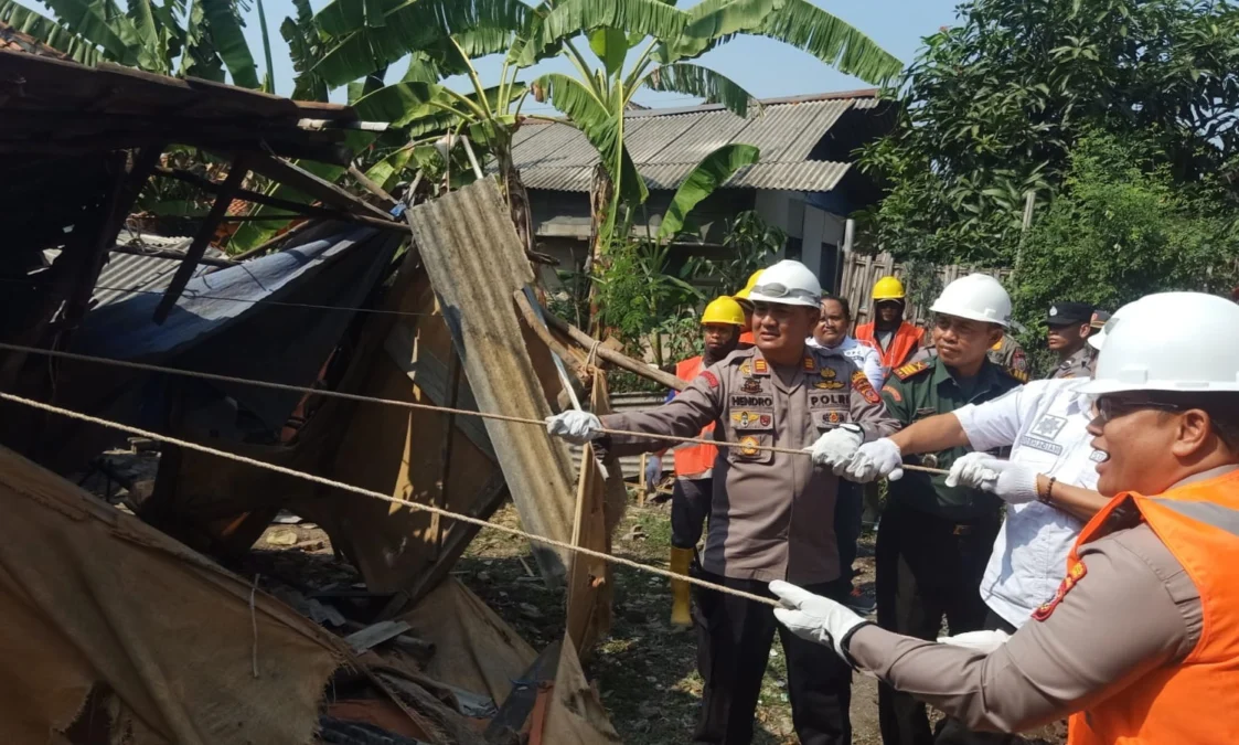 Rumah tidak layak huni milik pasutri lansia di Indramayu,dirobohkan, Rabu (9/8/2023).