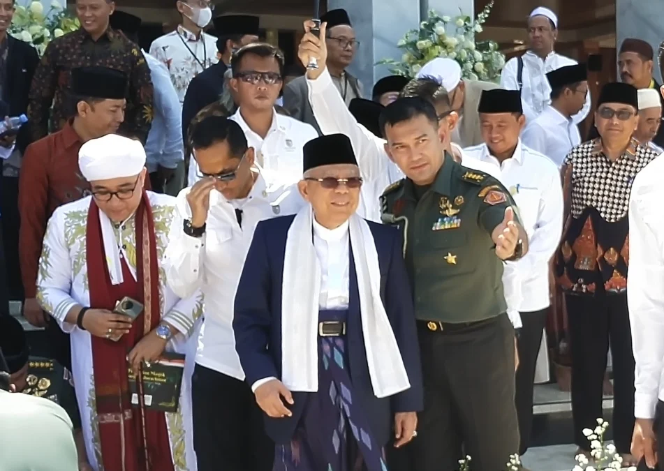 Wapres KH Ma'ruf Amin Resmikan Masjid Syarif Abdurachman di Komplek Makam Sunan Gunungjati Cirebon