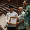 Ridwan Kamil Gubernur Jawa Barat Berhasil Menurunkan Angka Kemiskinan Pada Pembahasan Dalam Acara Forum Pemred SPS Bandung 2023