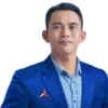 USUNG PROGRAM. Agus Salim Bacaleg Demokrat Dapil V Kesambi Kota Cirebon ingin meyakinkan masyarakat terkait keseriusannya maju sebagai wakil rakyat. Andai berhasil duduk di Griya Sawala, Agus bakal perjuangkan UMKM, pemberdayaan hingga kemudahan akses kesehatan. FOTO : SUWANDI/RAKCER.ID