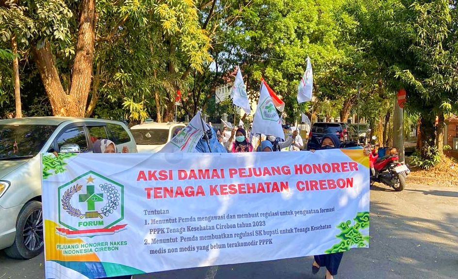 Honorer Nakes Minta Diperhatikan Lakukan Aksi Longmarch Mengelilingi Kantor Pemerintahan