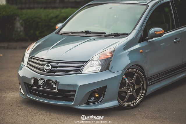 Nissan Grand Livina