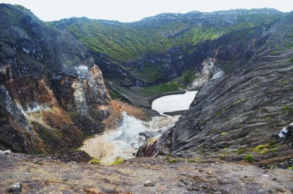 Pesona Keindahan Gunung Ciremai Menjadi Daya Tarik Bagi Para Pendaki