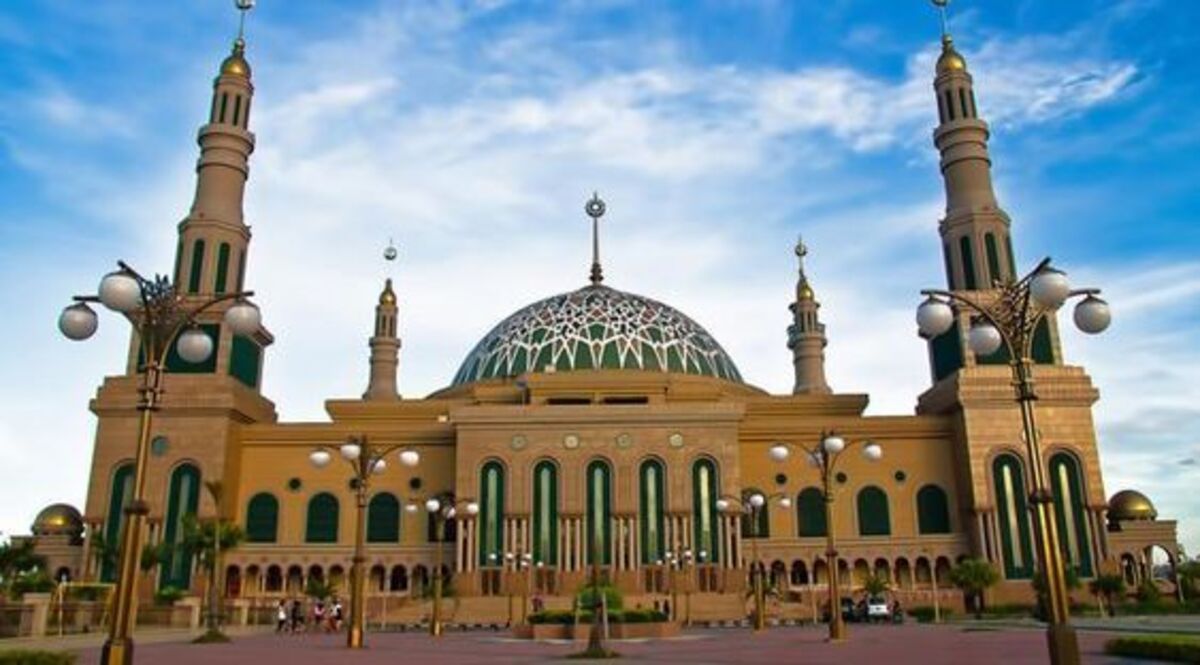 Menakjubkan! Inilah Deretan 5 Masjid Terbesar Yang Ada Di Indonesia