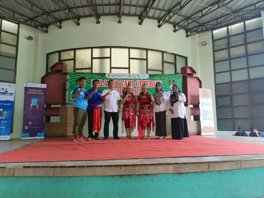 300 Pelajar SMP ke Kabupaten Cirebon Belajar Tari Wayang Indrajit