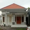 membangun rumah