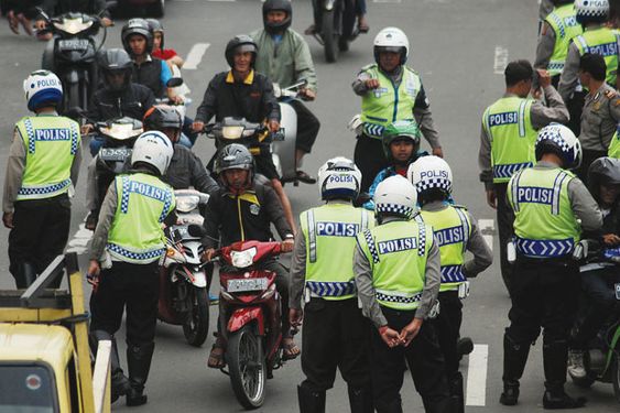 Motor dan Mobil yang berusia lebih dari 3 tahun