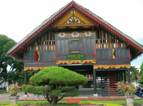 Desain Rumah Adat Paling Populer di Indonesia