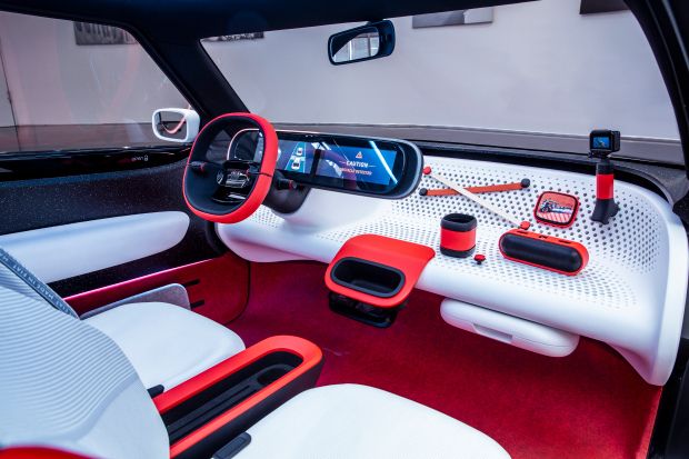 desain minimalis interior mobil listrik