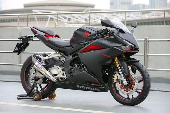 Mengungkap Kehebatan Teknologi: Spesifikasi Honda CBR250RR