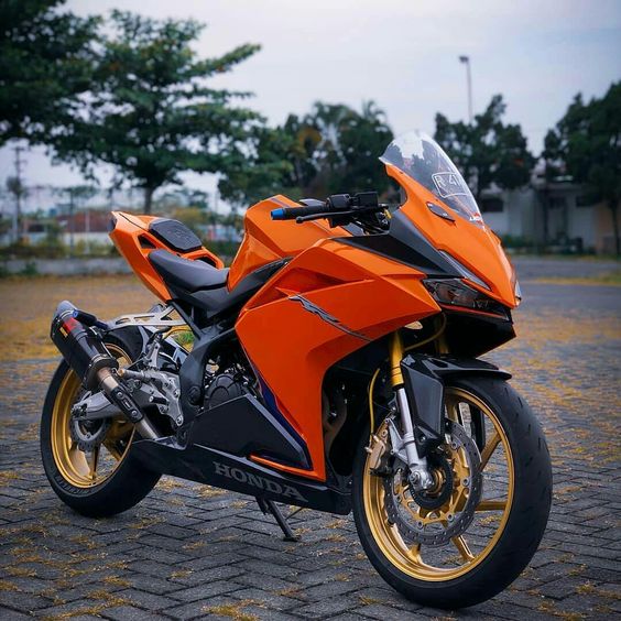 Eksplorasi Gaya dengan Varian Warna Honda CBR250RR