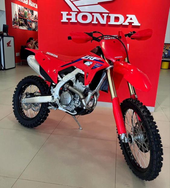 Honda CRF150L: Mengenal Lebih Dekat dengan Spesifikasi Terbaiknya