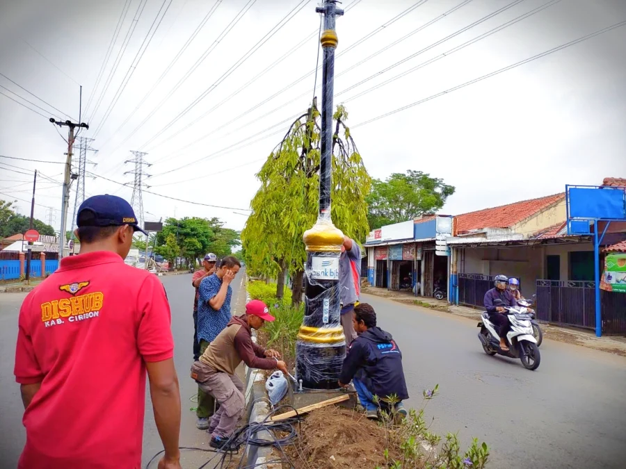 Kawasan Taman Parkir Dipercantik PJU Tematik