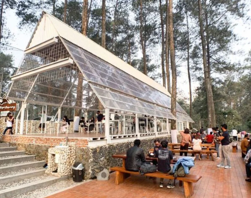 Keistimewaan La Cabin Café and Resto, Tempat Kuliner di Bandung Ala Bali