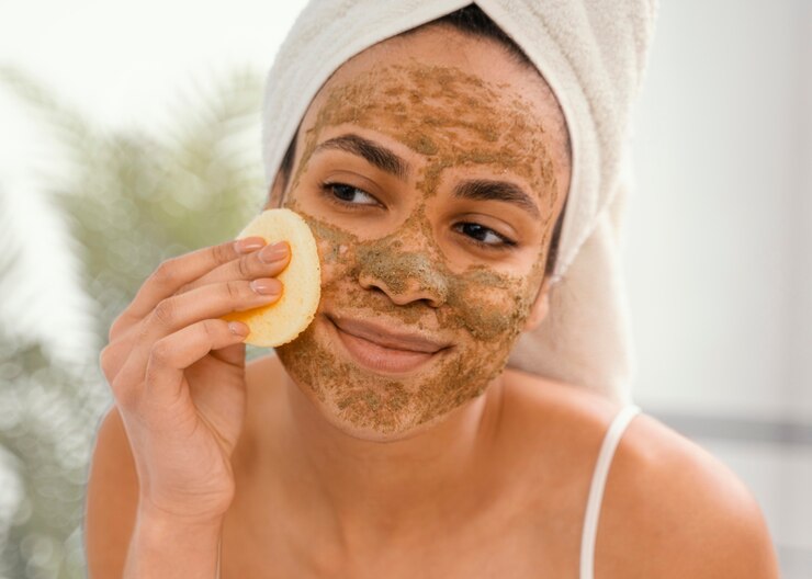 perbedaan peeling dan scrub