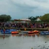 Pantai Kejawanan Tempat Menghilangkan Penat, Bermitos Air Laut Penyembuh Sakit