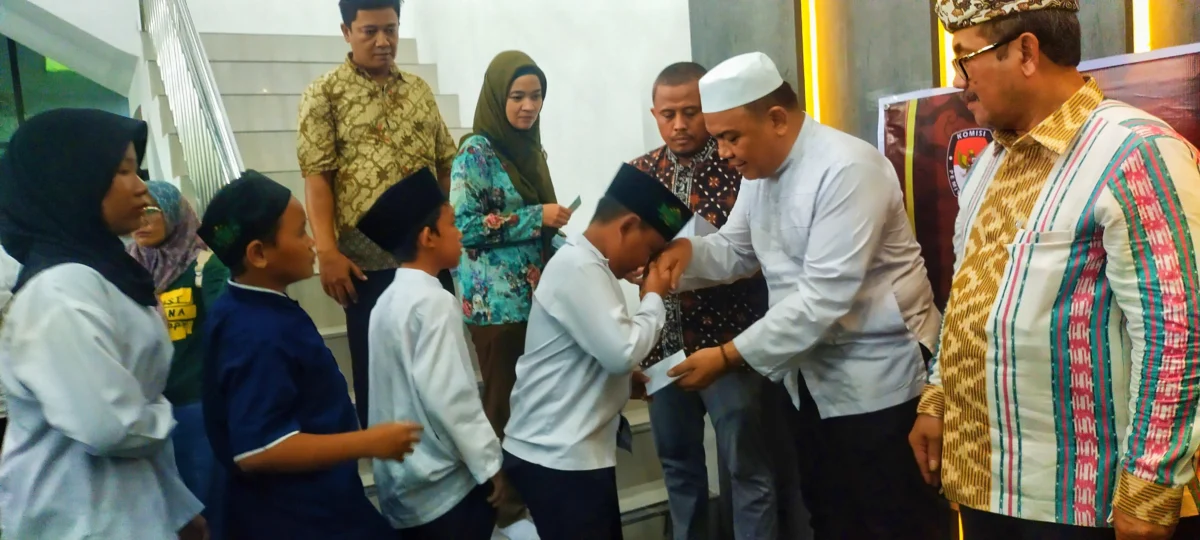 Yatim Piatu se Kabupaten Cirebon Doakan KPU Hasilkan Pemimpin Terbaik