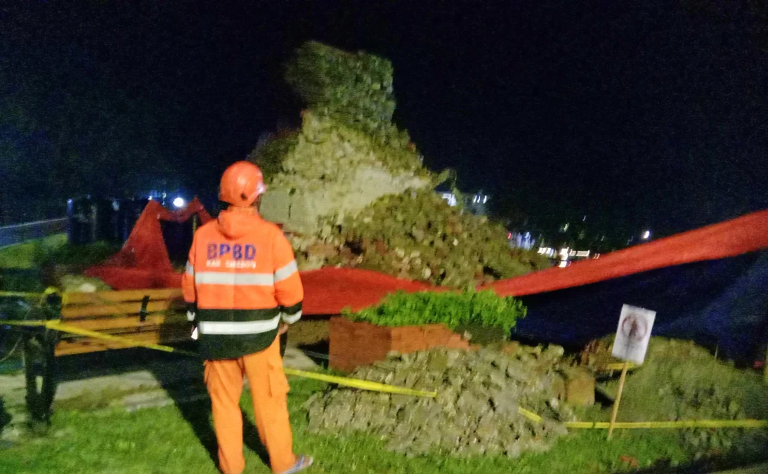 Gapura Alun-alun Pataraksa, Ambruk Lagi