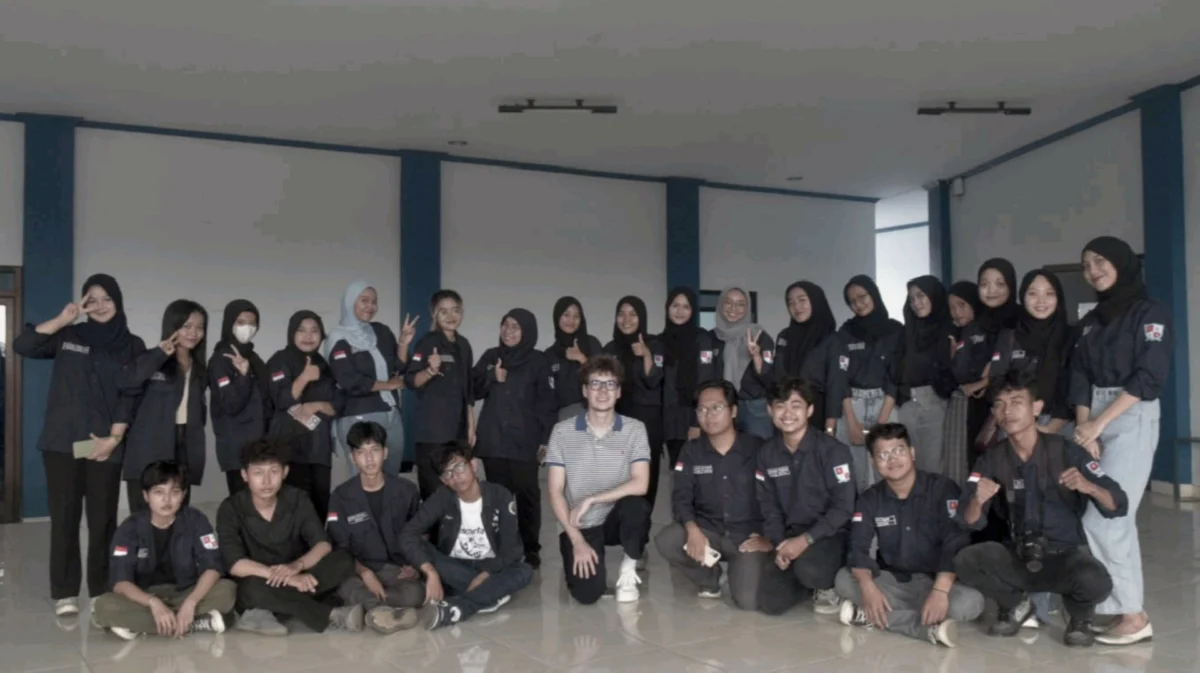 Volunteer dari Perancis Bikin Suasana Belajar di IPB Cirebon Makin Dinamis