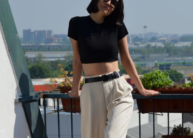 bawahan yang cocok untuk crop top