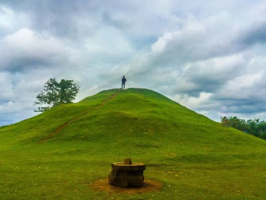 Fakta Menarik Candi Abang Sleman yang Terletak di Atas Bukit