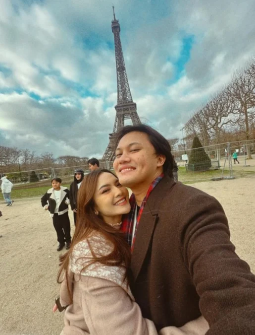 Imbas Foto Pelukan di Depan Menara Eiffel, Rizky Febian Dituding Nikah Siri dengan Mahalini