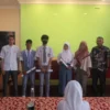 KUNJUNGAN. Para pelajar SMAN 1 Juntinyuat Indramayu diajak berkunjung ke IAIN Syekh Nurjati Cirebon, Selasa (2