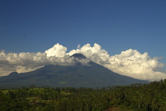 5 Gunung Paling Angker di Pulau Sulawesi, Kamu Berani Mendaki ke Salah Satunya Gak Nih?