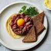 15 Fakta Mengenai Steak Tartare, Makanan yang Terbuat dari Daging Sapi Mentah Khas Prancis