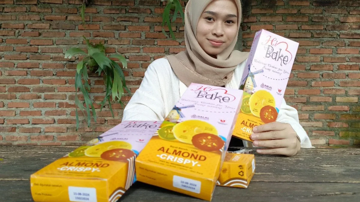 IDE USAHA. Imel Alghi Dwiagustri, seorang mahasiswi Prodi Manajemen UGJ semester 4 berhasil produksi almond cr