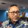 Momen Menteri Perdagangan Zulhas Blusukan ke Tanah Abang dengan Segepok Uang