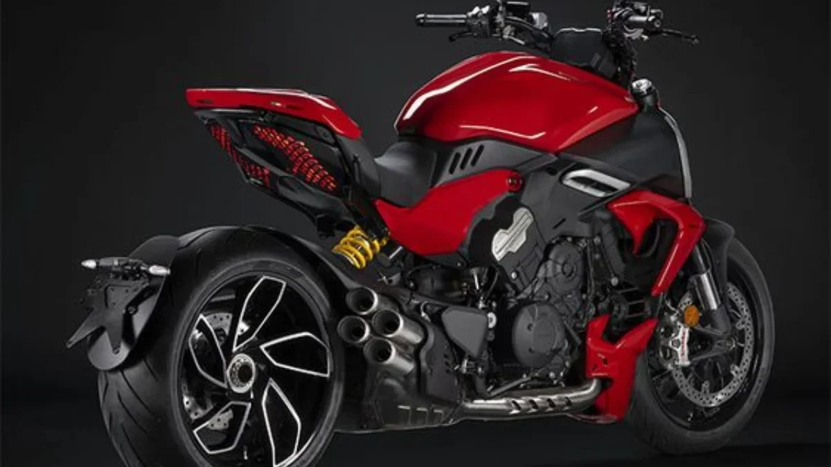 Ducati Diavel V4