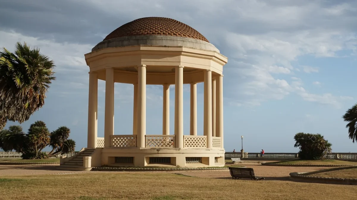 Model Gazebo dengan Tiang Beton