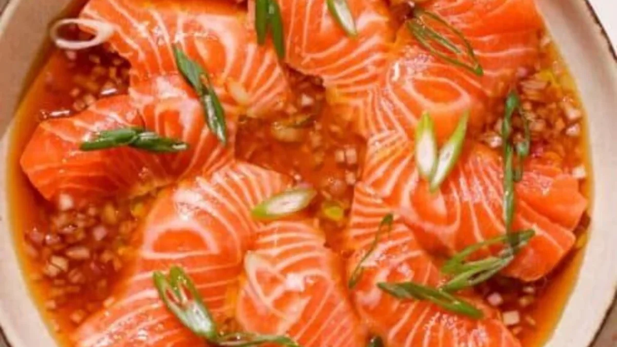 Resep Salmon Kari Merah, Kreasi Kari Thailand Pedas yang Lezat dan Creamy